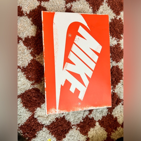 Jordan 1 Retro High Chicago Lost and Found size 7Y brand new never worn - Picture 3 of 6